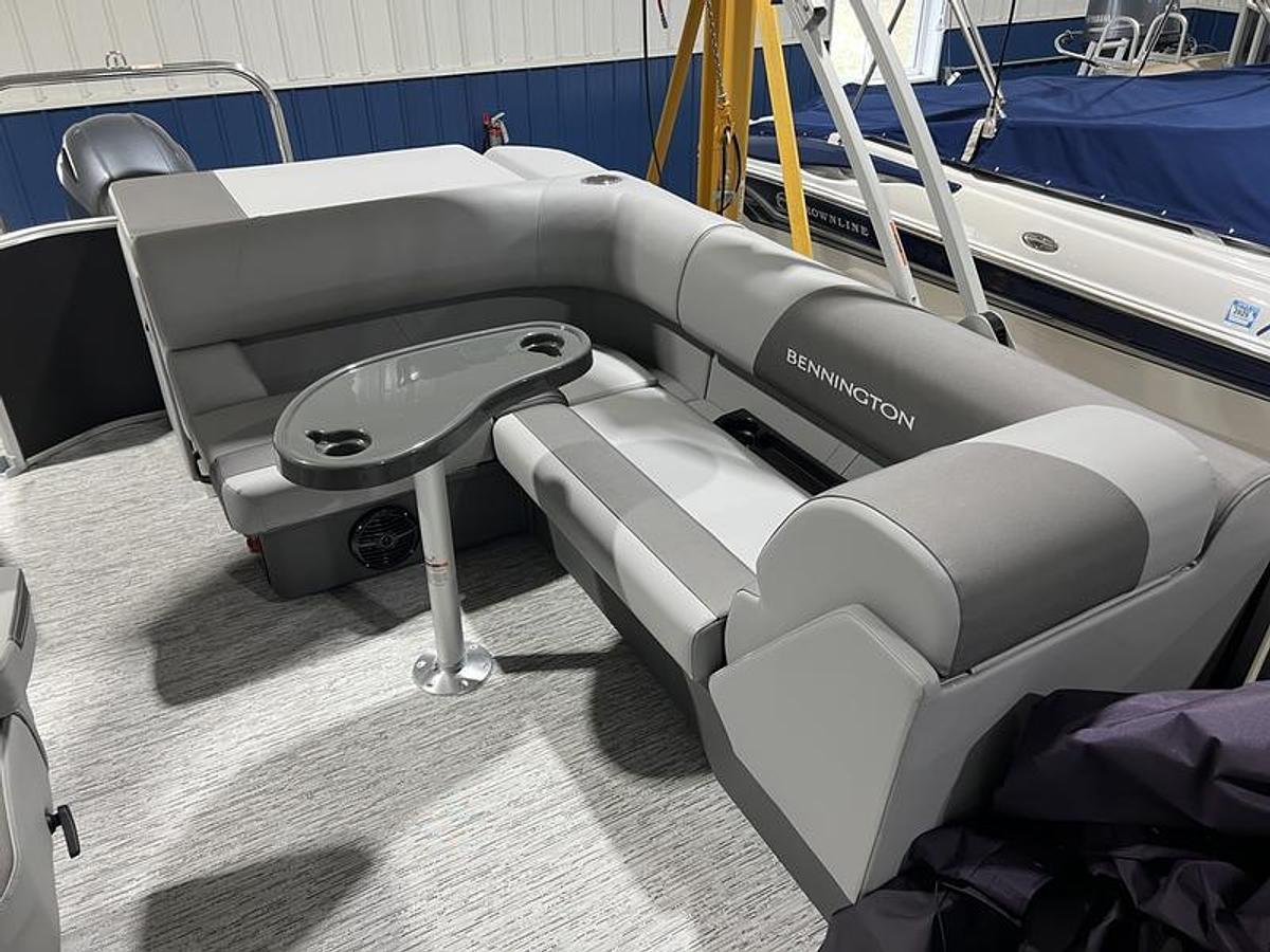 2025 Bennington 23 SL