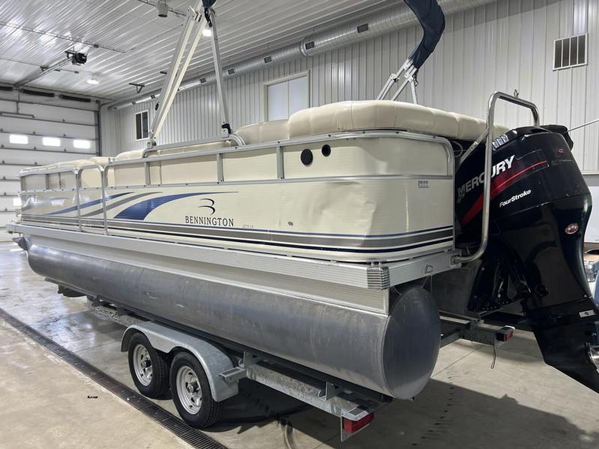 Used 2003 Bennington 2275 LX