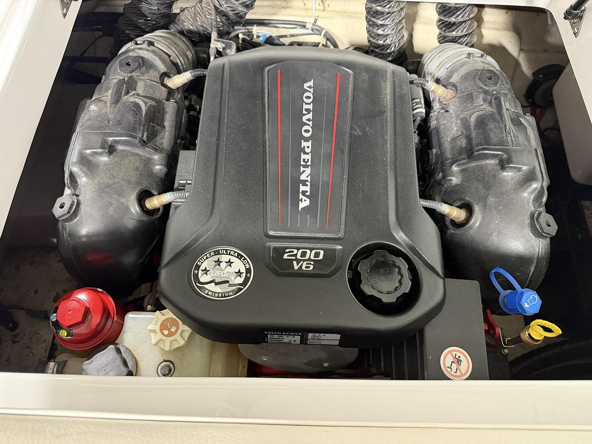 Used 2016 Hurricane SS 201 I/O