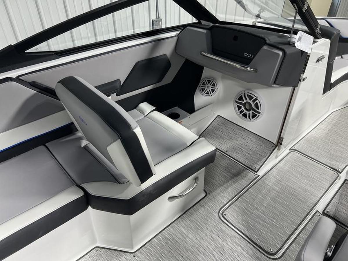 2025 Cobalt Boats CS23 Surf