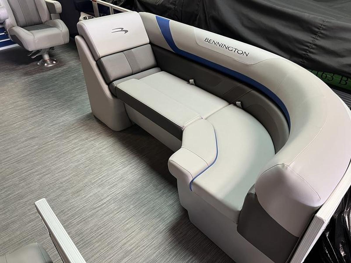 Used 2023 Bennington 22 SXSB