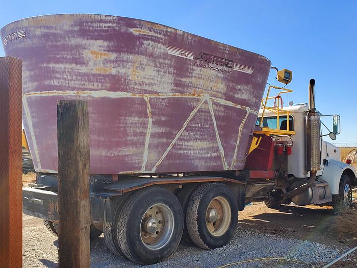 Used Peterbilt w/ Supreme 900T Vertical Feed Box - Allison Transmission