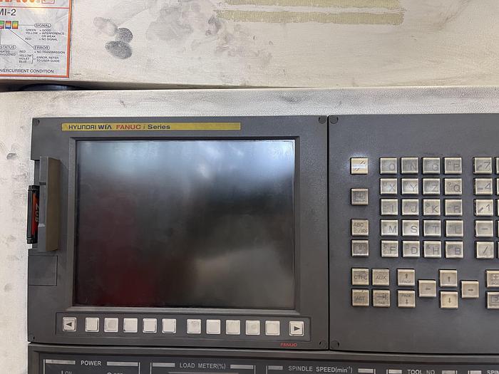 Ottime Centro di Lavoro Verticale con Rotopallet HYUNDAI WIA F500D