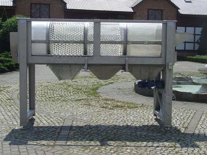 Used Nierdzewny kalibrownik (sortownik) bębnowy, sita wykonane z PE do truskawek i innych owoców, warzyw - 4 sorty  - "TEN BRINK"
