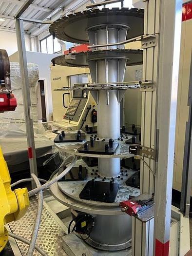 Usato CENTRO ALTA VELOCITÀ COMPLETO DI CARICO E SCARICO PEZZO E PALLET