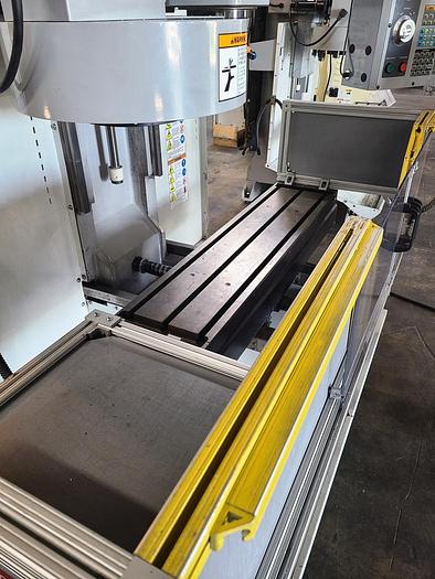 Used HAAS CNC TOOL ROOM MILL