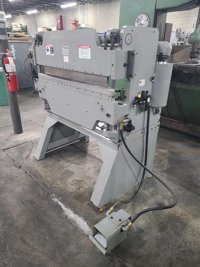 Used 24 TON X 4' ATEK BANTAM PRESS BRAKE
