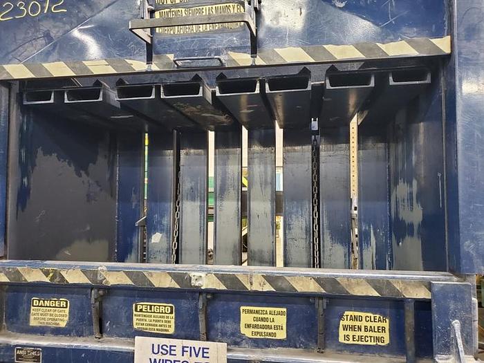 Used MAX-PAK VERTICAL BALER