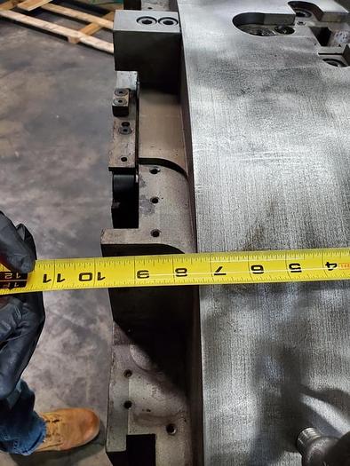 Used GIDDINGS & LEWIS 3-JAW MANUAL CHUCK