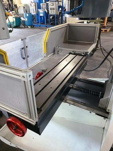 Used HAAS CNC TOOL ROOM MILL