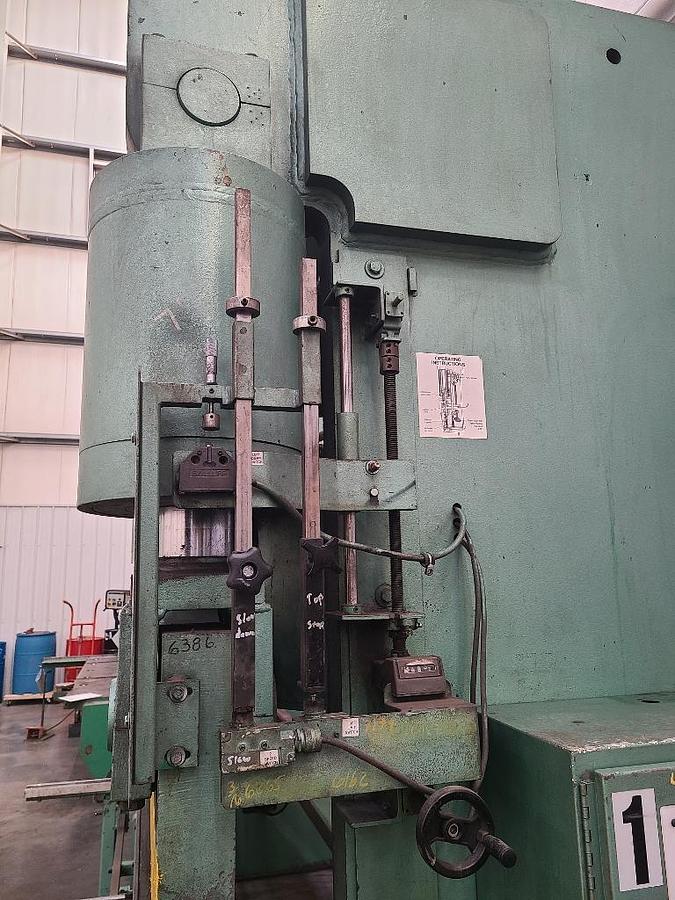 Used 300 TON X 12' BETENBENDER HYDRAULIC PRESS BRAKE