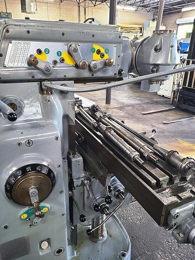 Used CINCINNATI HORIZONTAL / VERTICAL MILLING MACINE