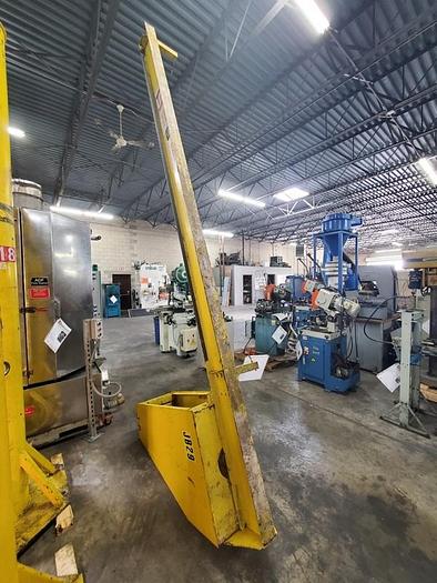 Used STEWART SYSTEM PEDESTAL JIB CRANE