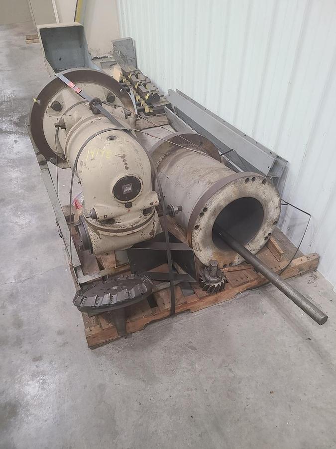 Used UNION FLOOR TYPE HORIZONTAL BORING MILL