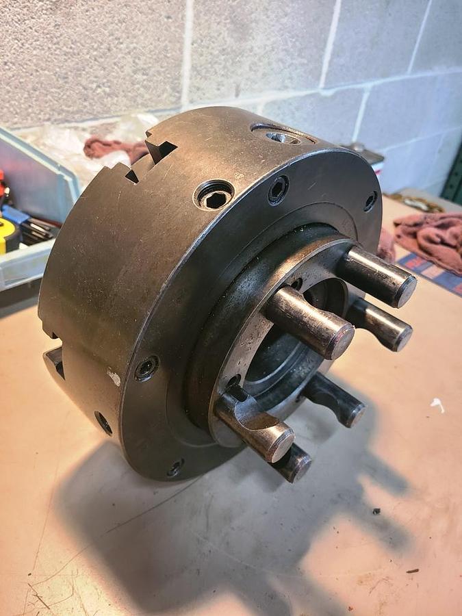 Used 10" X 6 JAW BUCK AJUST TRU CHUCK