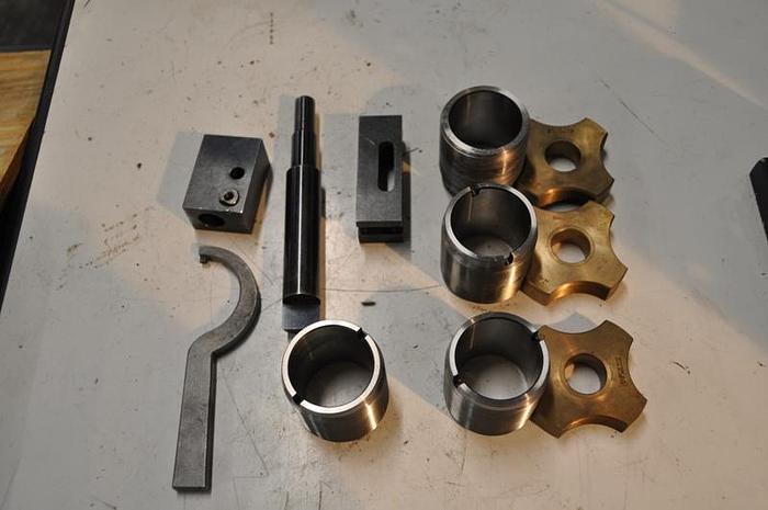 Used HARDINGE HC CHUCKER AUTOMATIC THREADING UNIT