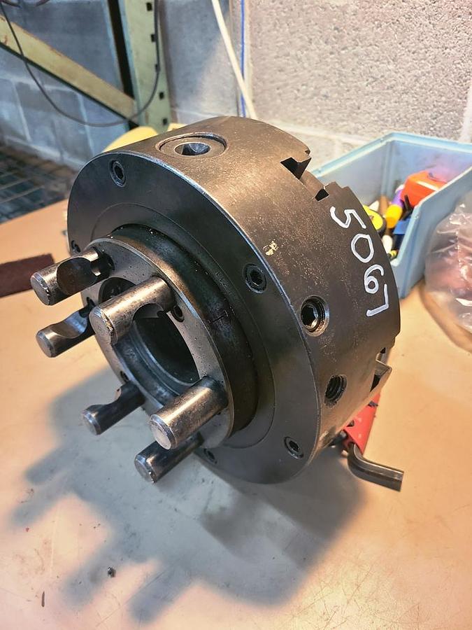 Used 10" X 6 JAW BUCK AJUST TRU CHUCK