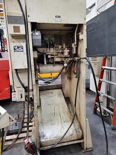 Used KOMATSU OPEN BACK STRAIGHT SIDE PUNCH PRESS