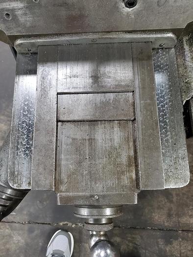 Used BRIDGEPORT VERTICAL MILL