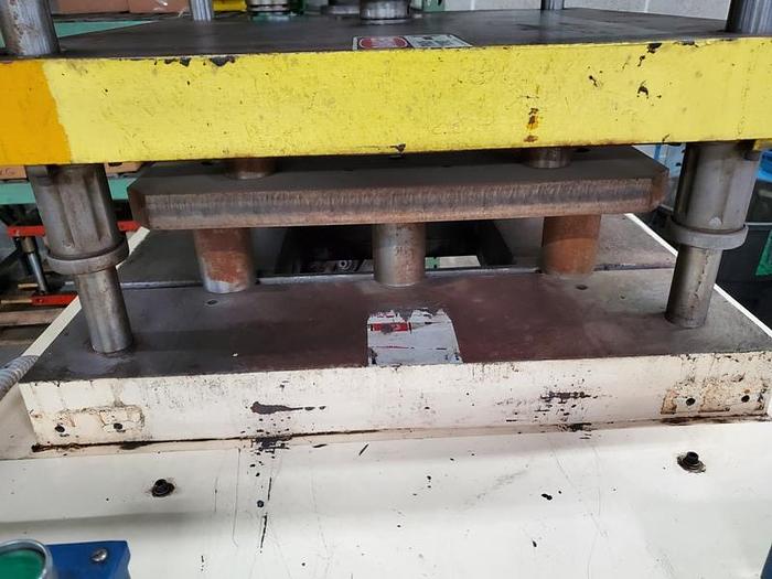 Used AIR-HYDRAULICS 4 POST HYDRAULIC PRESS