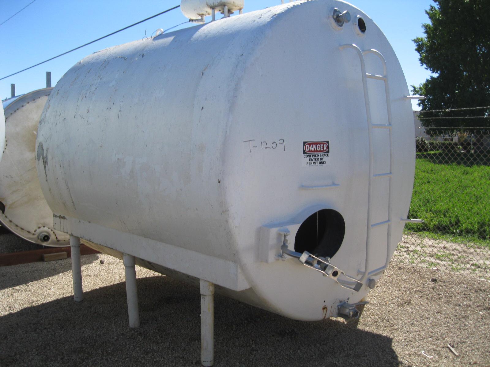 Refurbished 3000 GALLON AGITATED STORAGE TANK.  MOJONNIER MODEL 111 SERIAL 08
