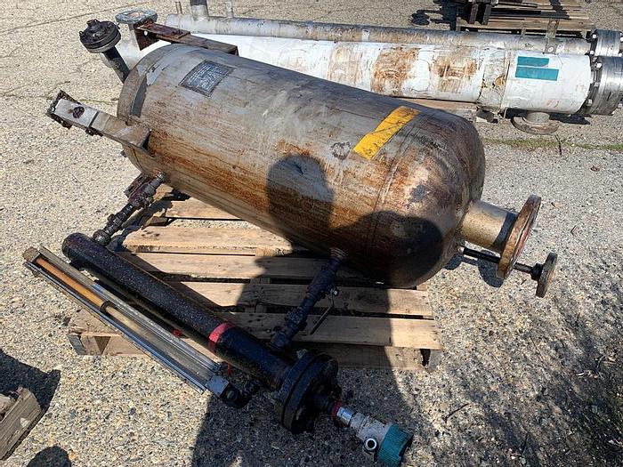 Used Tank, 40 Gallon, 304 S/st, 16" X 36", 150 PSI, DT/DB #S743654