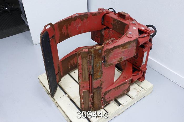 Used Auramo Roll Clamp, 60" Max Diameter #39944