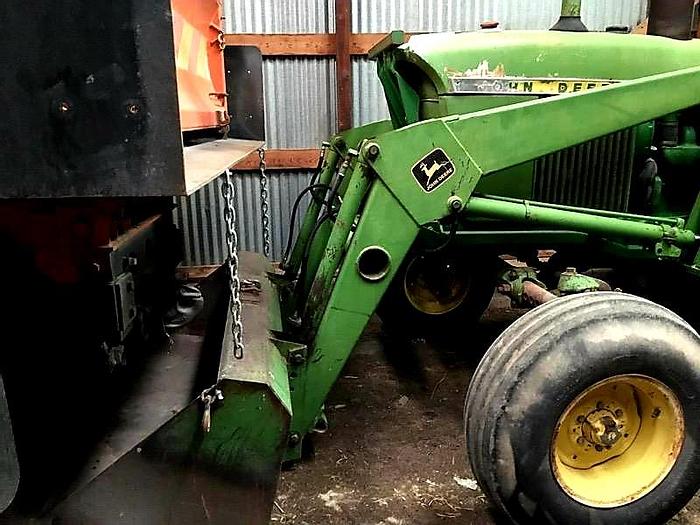 Used 1968 John Deere 4020 Tractor w/ Loader
