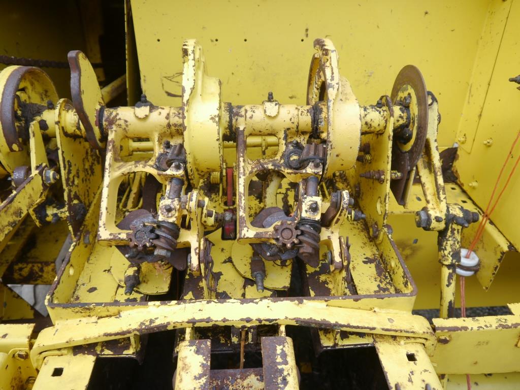 Used New Holland 945 Conventional Baler