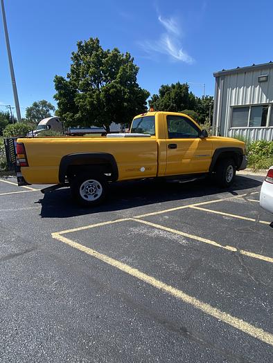 Used 2006 GMC 2500 HD CNG pickup w/liftgate
