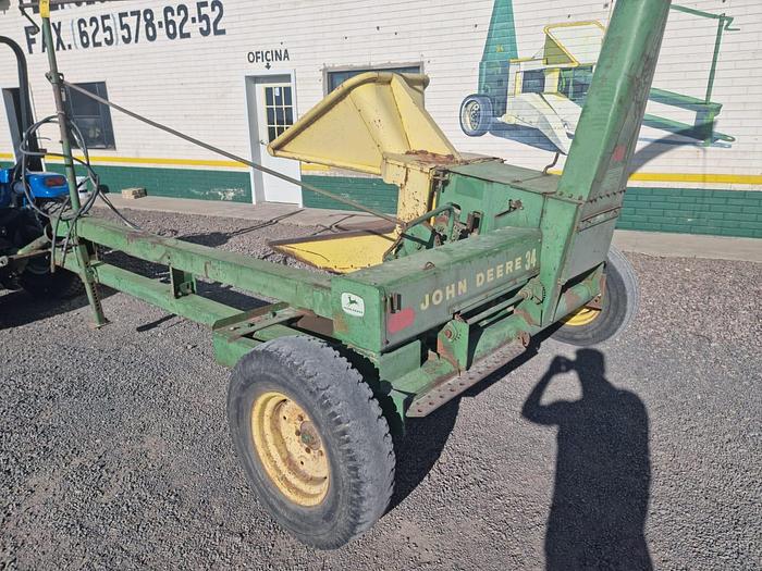 Used JOHN DEER 3400