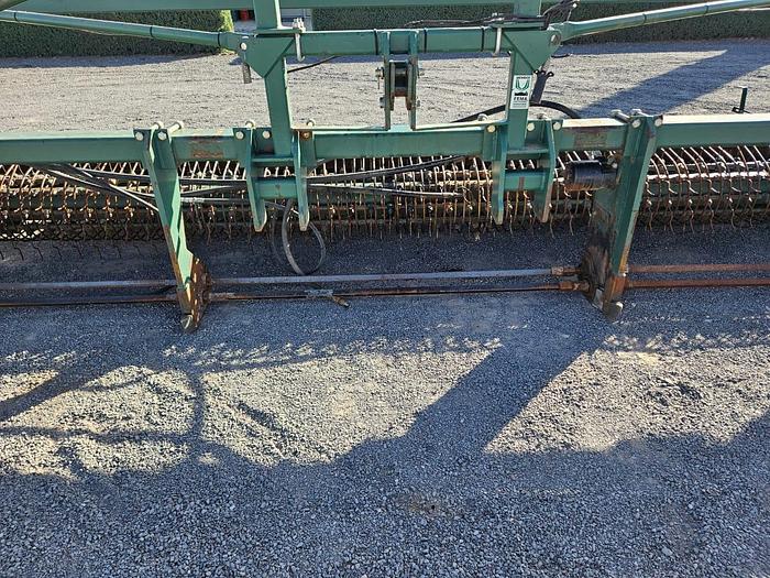 Used COSECHADORA CORTADORA DE FRIJOL MARCA PICKETT MODELO 8030-2-A