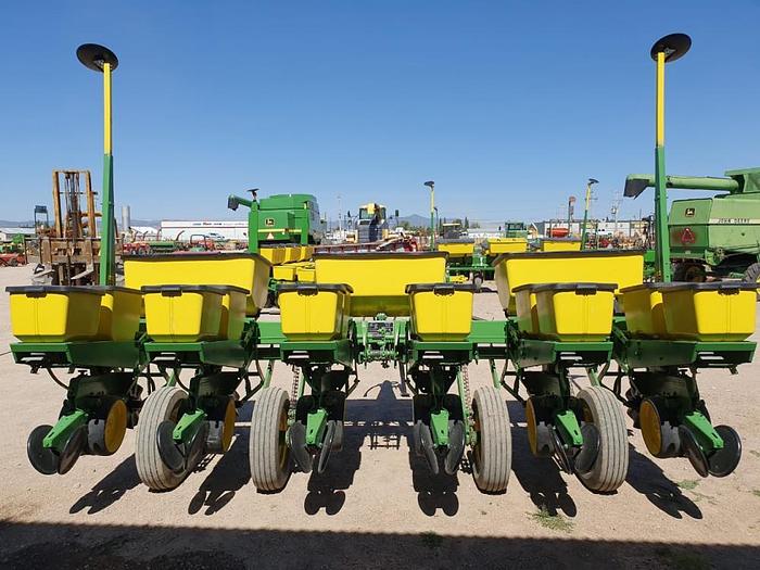 Usado Sembradora de surcos para maiz marca John Deere modelo 7000