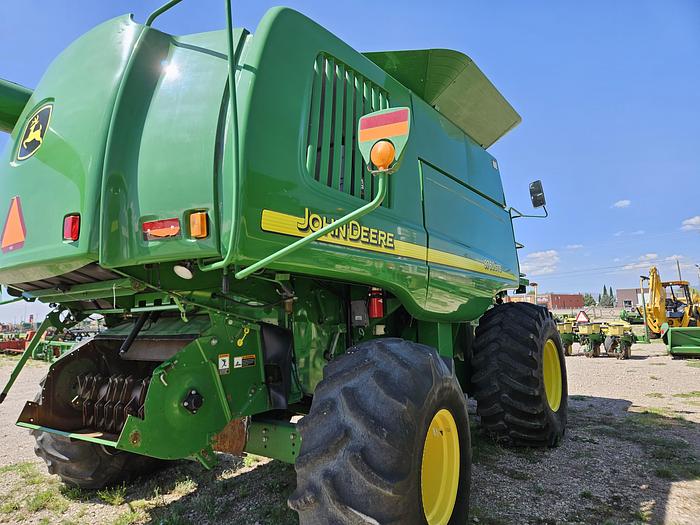 Used 2004 JOHN DEER 9760