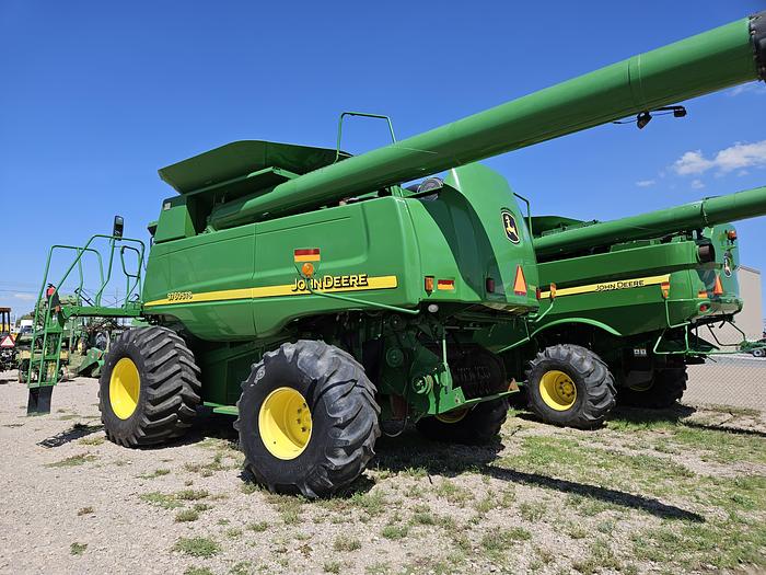 Used 2004 JOHN DEER 9760