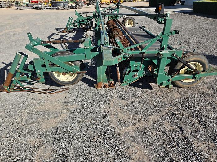 Used COSECHADORA CORTADORA DE FRIJOL MARCA PICKETT MODELO 8030-2-A