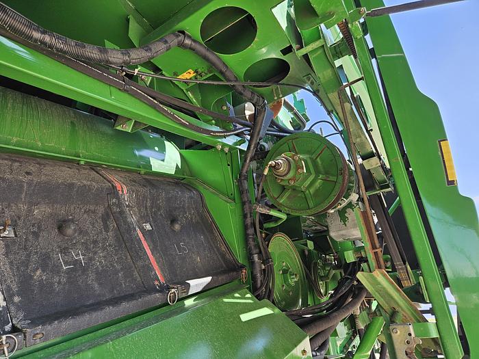 Used 2004 JOHN DEER 9760