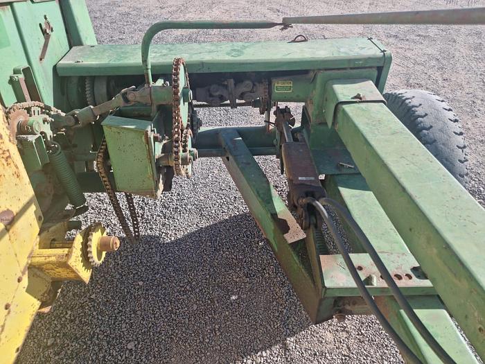 Used JOHN DEER 3400
