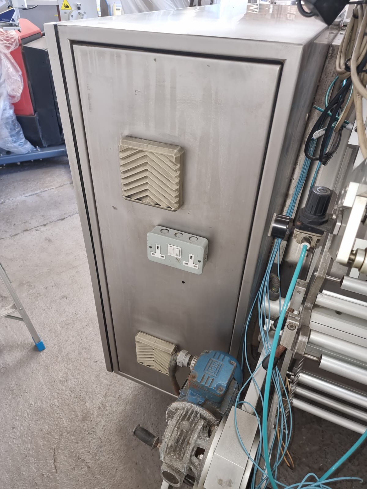 Used Ilapak Vertical Form Fill & Seal Machine