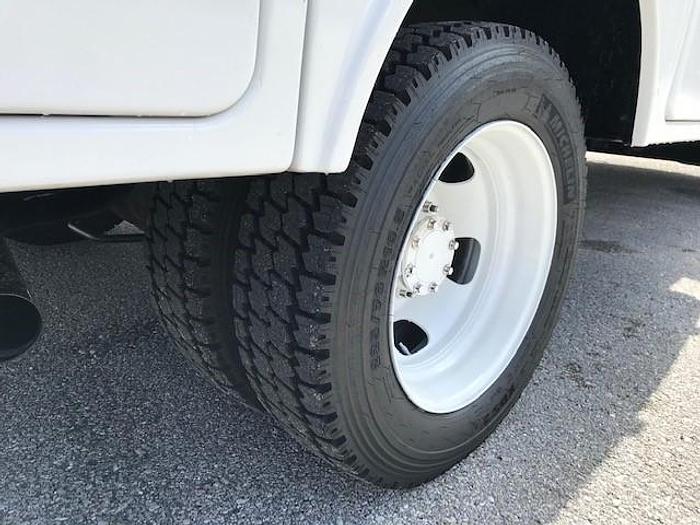 Used Versalift VST36I-MH 41ft Bucket Boom on a 2016 Ford F550 4x4 Reg Cab Truck - C605105