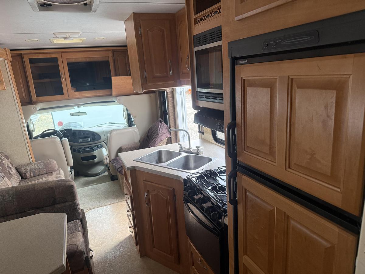 Used 2006 Forest River RV Sunseeker 3100