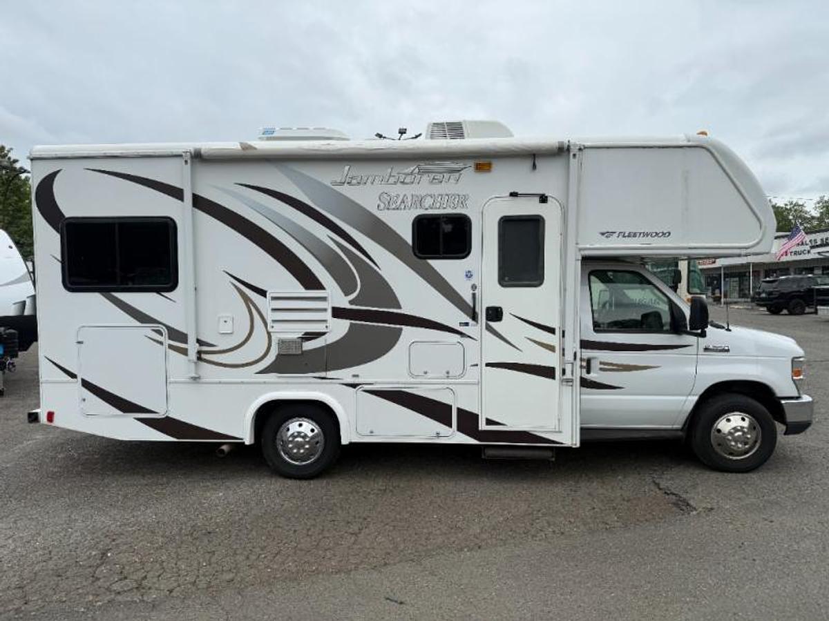 Used Used 2014 Fleetwood RV Jamboree Searcher 23B