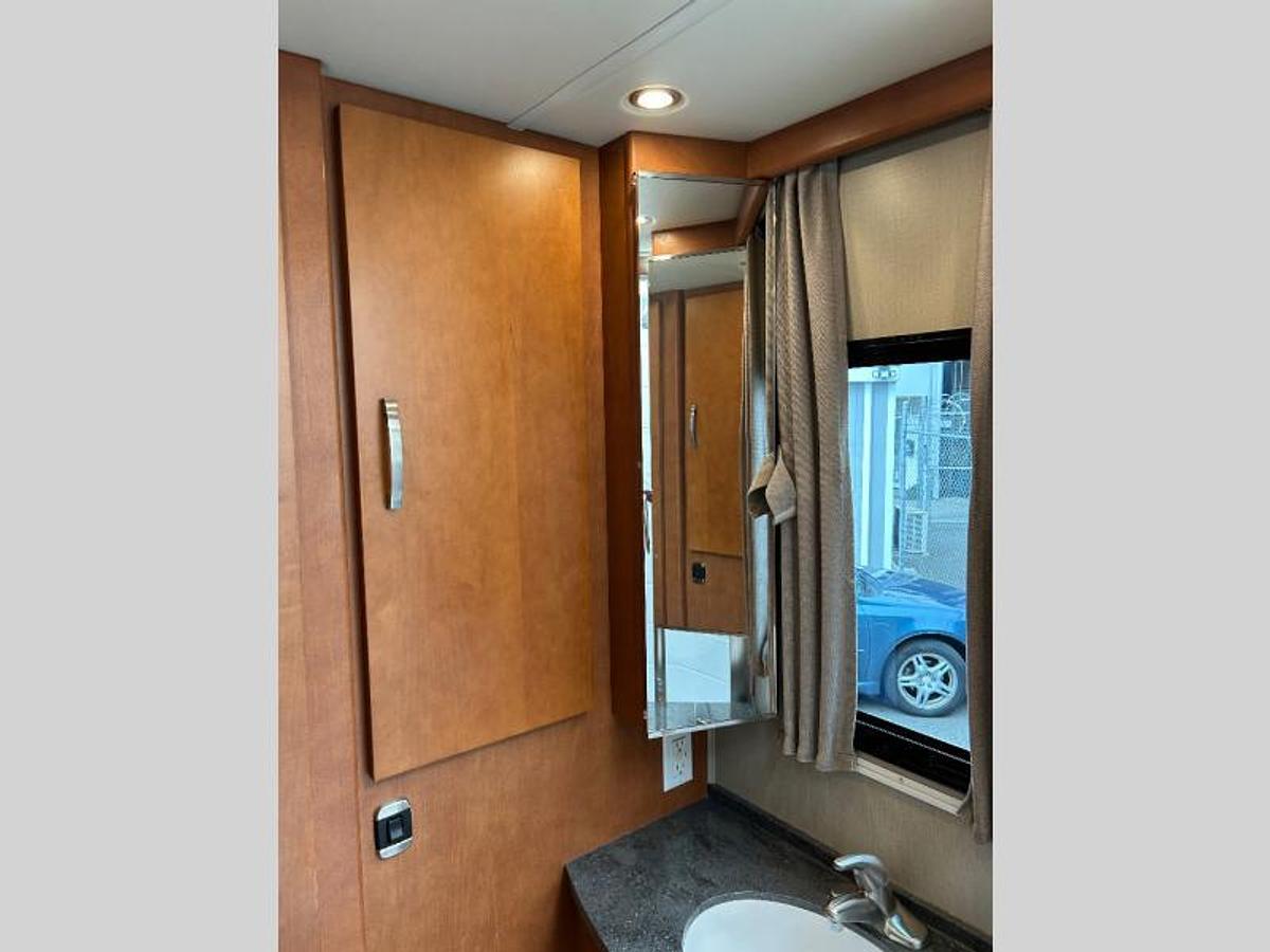Used Used 2015 Leisure Travel Vans Unity 24MB 24MB