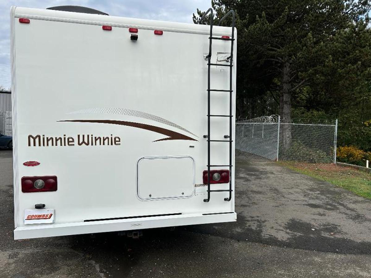 Used Used 2014 Winnebago Minnie Winnie 22R