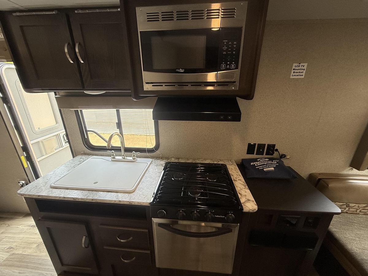 Used 2018 Keystone Springdale 202QBWE