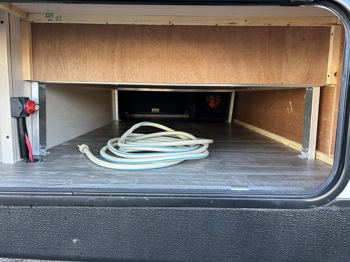 Used 2019 Winnebago Minnie 2201MB