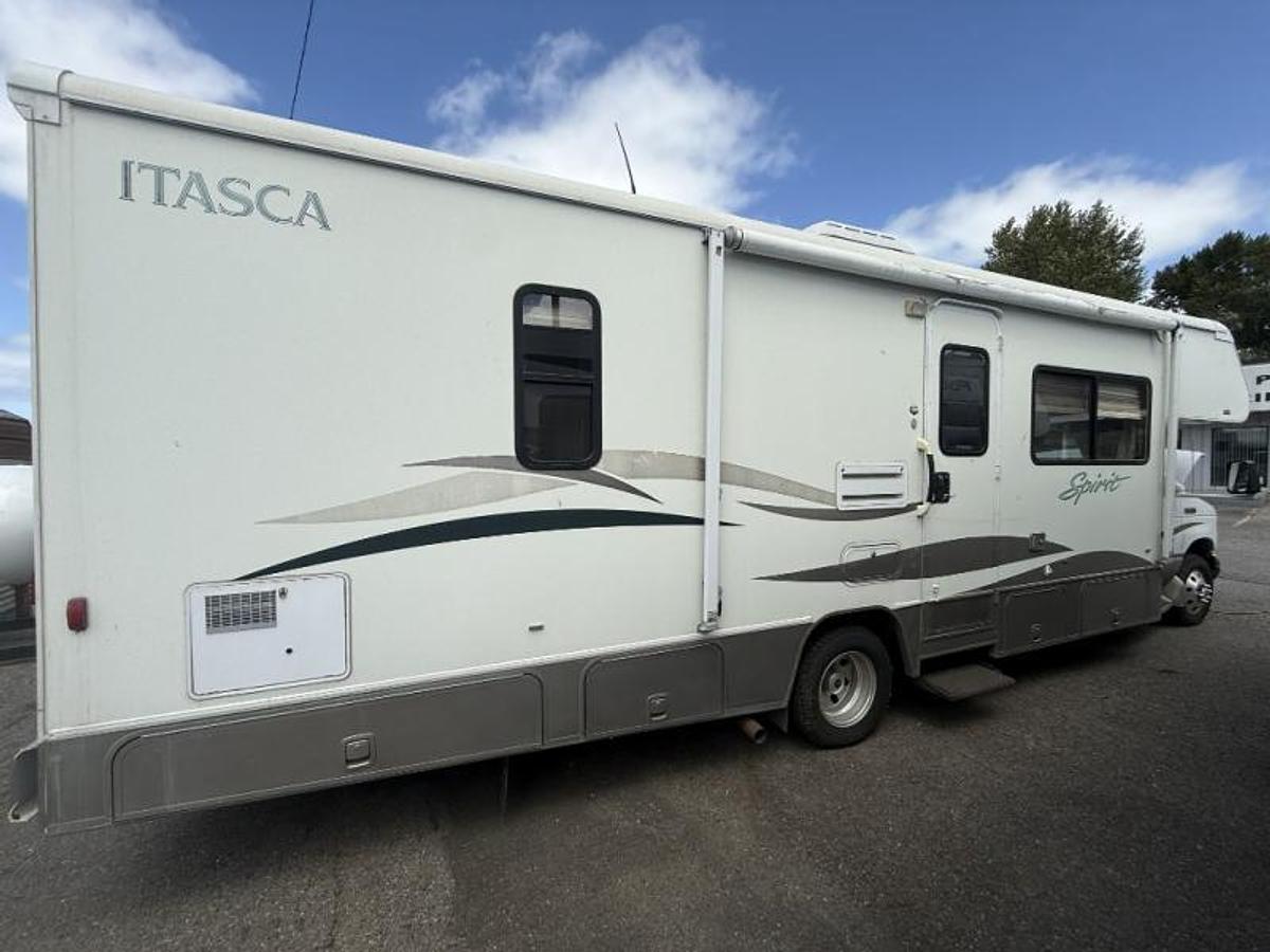 Used Used 2006 Itasca Spirit 29B
