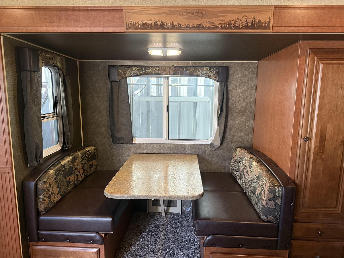 Used 2019 Northwood Arctic Fox 25Y