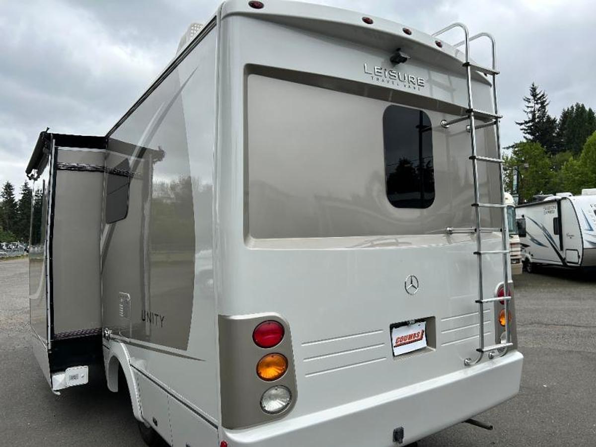 Used Used 2015 Leisure Travel Vans Unity 24MB 24MB