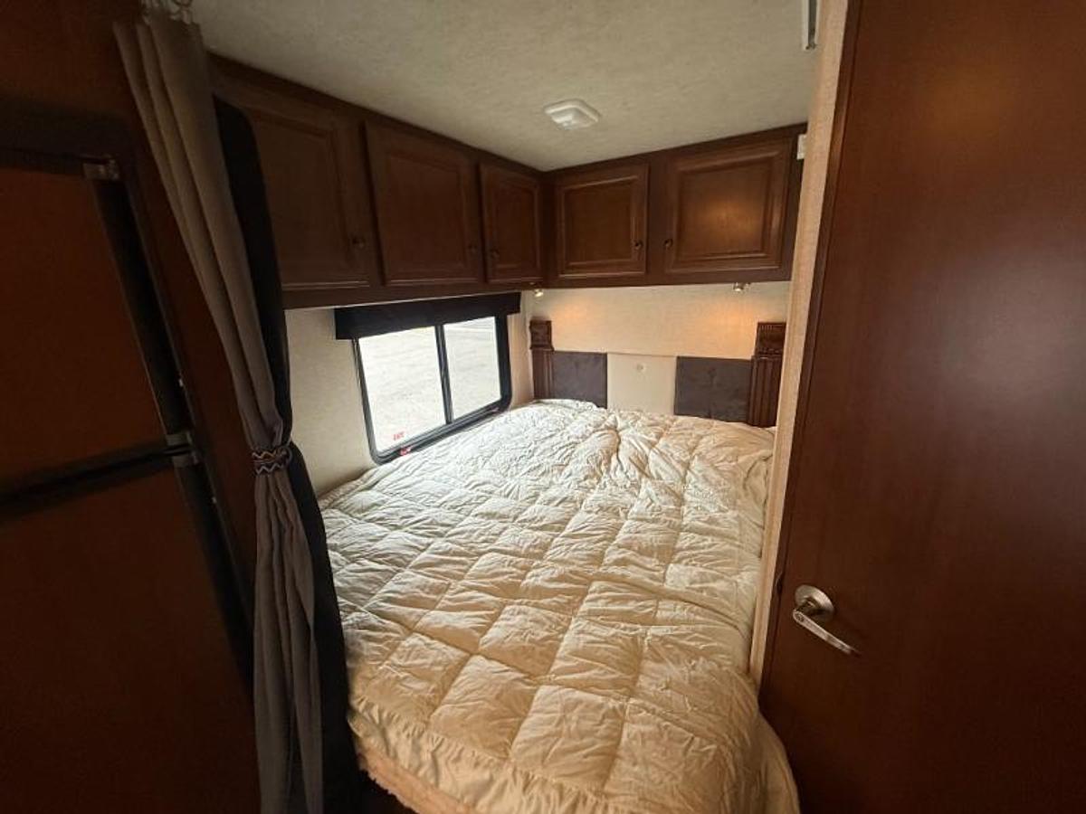 Used Used 2014 Fleetwood RV Jamboree Searcher 23B